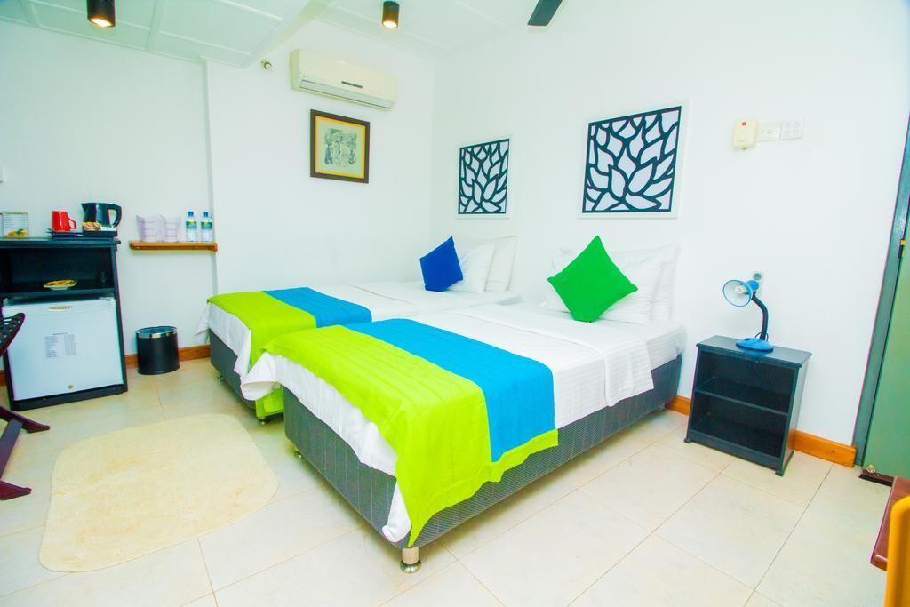 Settle Inn Tourist Lodge كاندي المظهر الخارجي الصورة